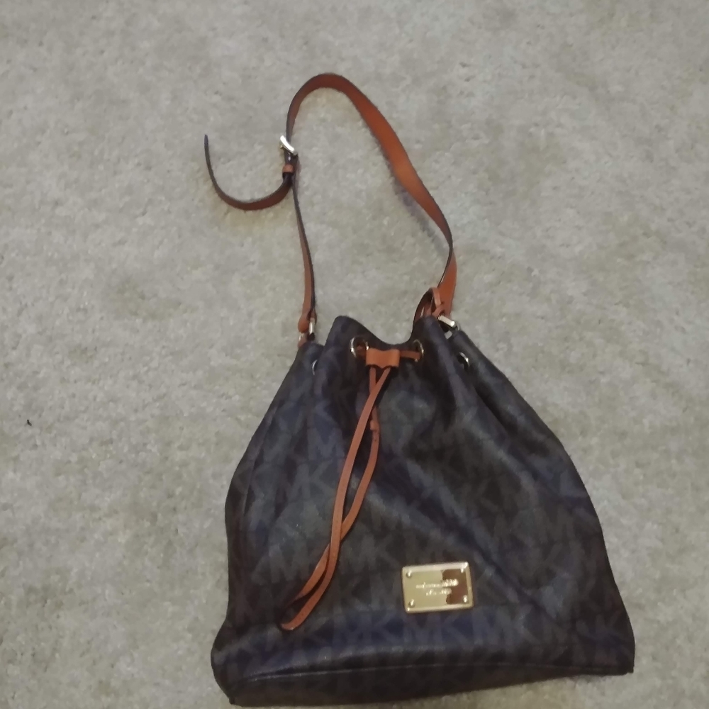 Michael Kors Leather Bucket Bag - Picture 2 of 3